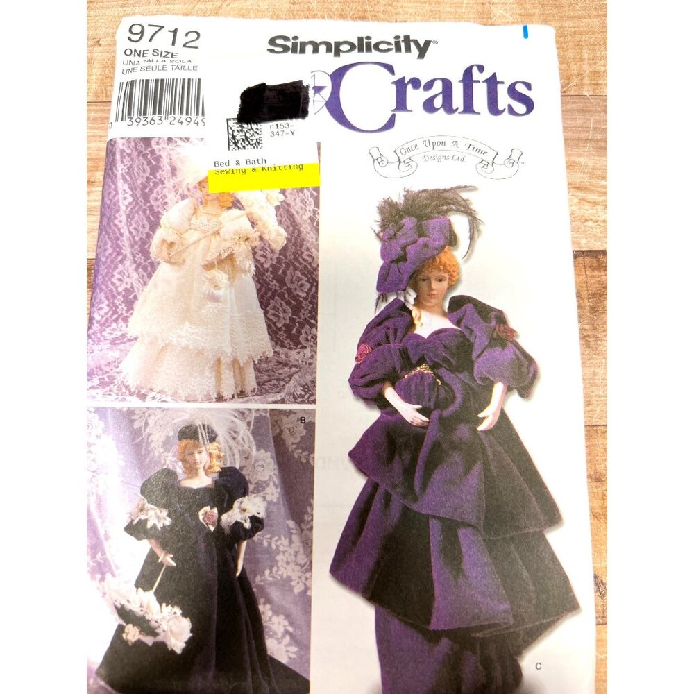 Simplicity 9712 Craft Pattern 17" Decorative Dolls Uncut